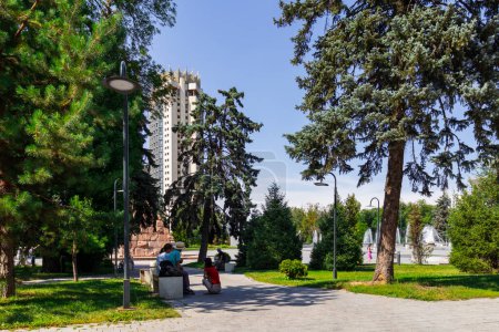 Ałmaty Kazachstan 20 czerwca 2022 r. Hotel Kazachtan w miejscowości Almaty, Kazachstan. Najbardziej polarny budynek w Almaty