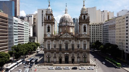 Foto de Vista aérea panorámica de la iglesia Candelaria en Río de Janeiro en Río de Janeiro Brasil. Monumento internacional de viajes. Destino de vacaciones - Imagen libre de derechos