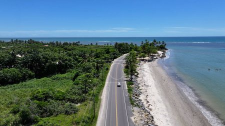 Route côtière à Porto Seguro Bahia Brésil. Idyllic Beach. Paysage naturel. Bahia Brésil. Contexte touristique. Route côtière à Porto Seguro Bahia Brésil. Paysage paisible du tourisme.