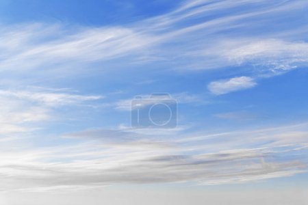 Foto de Hermoso cielo azul con nube blanca, fondo, fondo de pantalla. - Imagen libre de derechos