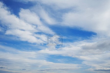 Foto de Hermoso cielo azul con nube blanca, fondo, fondo de pantalla. - Imagen libre de derechos