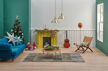 Téléchargez les photos : Salle de mur vert et blanc heureux nouveau concept de l'année, conception de tapis de boîte cadeau accessoire arbre de Noël et style cheminée jaune. - en image libre de droit