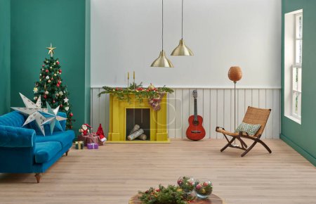Téléchargez les photos : Mur blanc et vert nouvelle année style de Noël, concept intérieur cheminée et design tapis, meubles canapé fauteuil. - en image libre de droit
