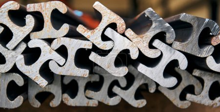 Téléchargez les photos : Industrie de la construction métallique en fer et acier style, matériau et fabrication. - en image libre de droit