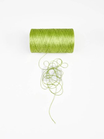 Téléchargez les photos : Yarn rope and fabric white background isolated style. - en image libre de droit