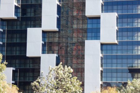 Téléchargez les photos : Modern buildings in Barcelona, office buildings - en image libre de droit