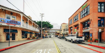 Téléchargez les photos : Monterey, Californie, États-Unis - 31 octobre 2022. Cannery Row est la rue riveraine dans la section New Monterey de Monterey, CA. - en image libre de droit