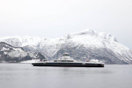 Foto de Invierno paisaje áspero de Nordfjord en Noruega, Europa - Imagen libre de derechos