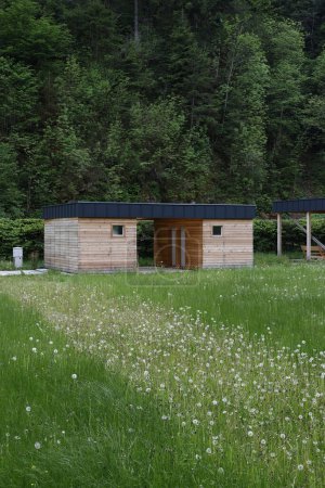 Téléchargez les photos : Architecture traditionnelle en bois à Luce resort, Slovénie, Europe - en image libre de droit