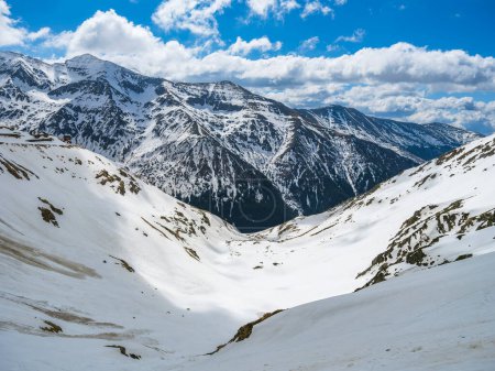 Paysage hivernal dans les Alpes de Transylvanie - Montagnes Fagaras, Roumanie, Europe