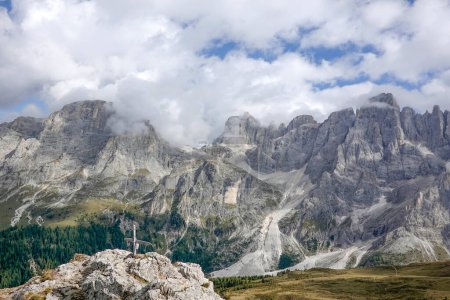 Vue d'été du célèbre paysage de Pale di San Martino, près de San Martino di Castrozza, Dolomites italiennes, Europe