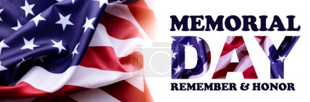 Foto de Plantilla de bandera del Día de los Caídos con la bandera oficial de los Estados Unidos de América sobre un fondo blanco. Honor a todos los que sirvieron. - Imagen libre de derechos
