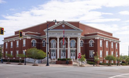 Foto de Moultrie, Georgia, USA - April 17, 2022: The Colquitt County Courthouse Annex - Imagen libre de derechos