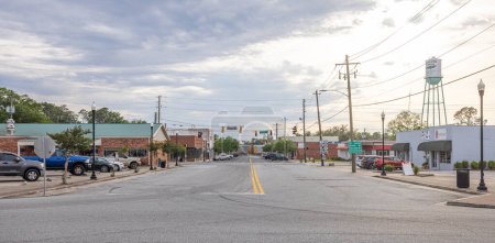 Téléchargez les photos : Folkston, Georgia, USA - April 16, 2022: The old business district on Main Street - en image libre de droit