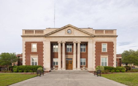 Téléchargez les photos : Folkston, Georgia, USA - April 16, 2022: The Charlton County Courthouse - en image libre de droit