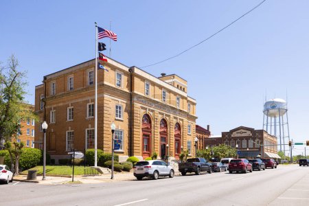 Foto de Americus, Georgia, USA - April 19, 2022: The Municipal Building City of Americus - Imagen libre de derechos