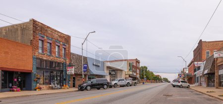 Foto de Chandler, Oklahoma, USA - October 16, 2022: The old business district on Manvel Avenue - Imagen libre de derechos