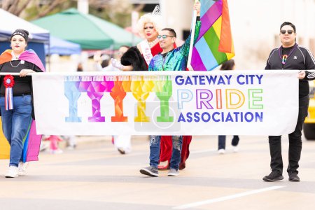 Téléchargez les photos : Laredo, Texas, États-Unis - février 19, 2022 : The Anheuser-Busch Washingtons Birthday Parade, Gateway City Pride Association members - en image libre de droit