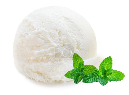 Téléchargez les photos : Cuillère de boule de crème glacée vanille isolée sur fond blanc avec de la menthe verte - en image libre de droit
