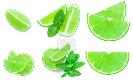 Téléchargez les photos : Lime slice isolated on white background. Lime citrus fruit closeup - en image libre de droit
