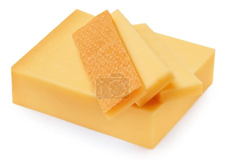 Foto de Queso aislado sobre fondo blanco. Cortado suizo duro madurado queso con trozos trozos de trozos - Imagen libre de derechos