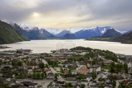 The Norwegian town Aandalsnes is located at the mouth of the river Rauma and at the shores of the Romsdalsfjord.