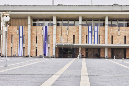 Foto de Jerusalén, Israel 13 de septiembre de 2023: Edificio del parlamento israelí, conocido como la Knesset, rama legislativa del gobierno israelí, Israel, Jerusalén. De cerca.. - Imagen libre de derechos