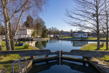 Foto de Saul Junction donde el Canal Stroudwater se encuentra con el Canal de Buques Gloucester-Sharpness, Gloucestershire, Reino Unido - Imagen libre de derechos