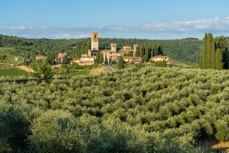 Foto de La hermosa Badia un monasterio Passignano en la región de Chianti. Provincia de Florencia, Toscana, Italia. - Imagen libre de derechos