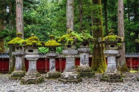 Téléchargez les photos : Vue panoramique dans le sanctuaire Tosho-gu à Nikko. Préfecture de Tochigi, Japon. - en image libre de droit