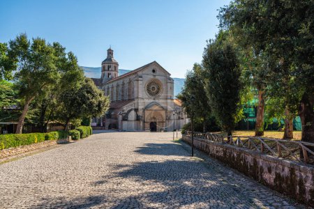 Foto de La maravillosa abadía de Fossanova cerca de la ciudad de Priverno, en la provincia de Latina, Lacio, Italia. - Imagen libre de derechos