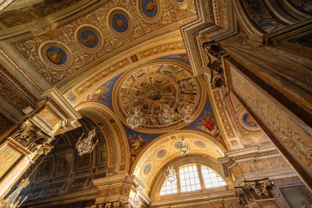 Foto de Duomo de Santa Maria Assunta en Nepi, provincia de Viterbo, Lazio, Italia. Octubre-20-2023 - Imagen libre de derechos