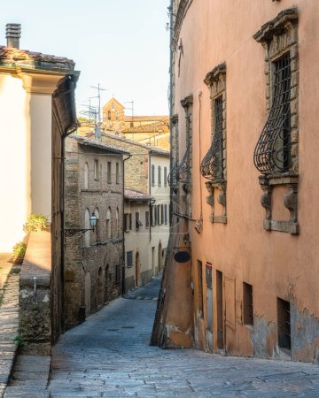 Foto de Vista panorámica en la maravillosa ciudad de Volterra, en la provincia de Pisa, Toscana, Italia. - Imagen libre de derechos