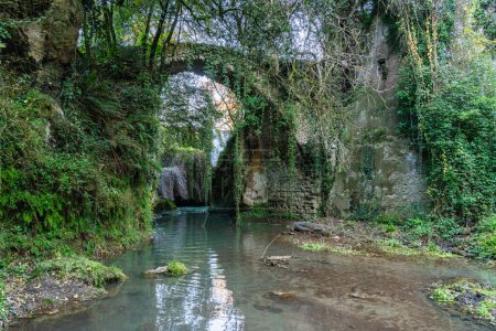 Téléchargez les photos : Belle scène dans le Parc Régional Veio, près de Formello, Province de Rome, Latium, Italie. - en image libre de droit
