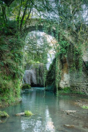 Foto de Hermosa escena en el Parque Regional Veio, cerca de Formello, Provincia de Roma, Lazio, Italia. - Imagen libre de derechos