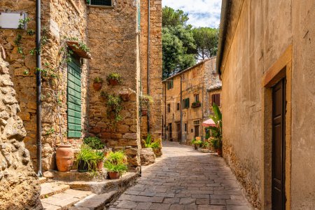 Téléchargez les photos : Le village pittoresque de Casale Marittimo, dans la province de Pise, Toscane, Italie - en image libre de droit