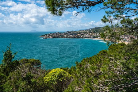 Téléchargez les photos : Beau paysage méditerranéen près de la ville de Gaeta, Province de Latina, Latium, Italie - en image libre de droit