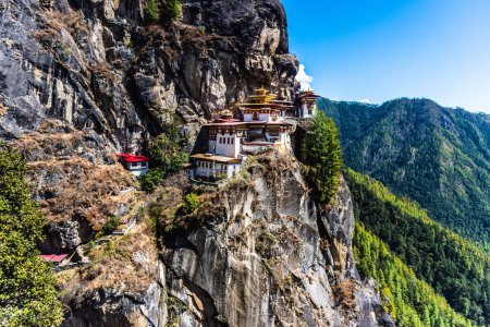 Téléchargez les photos : Paro Taktsang : The Tigers Nest Monastery - Bhoutan. Taktsang est le nom populaire du monastère Taktsang Palphug, situé dans la falaise de la vallée du Paro, au Bhoutan
. - en image libre de droit