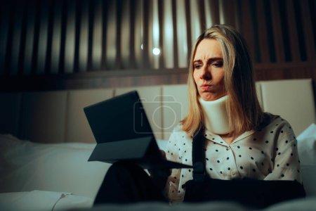 Photo for Businesswomen Recovering from Accident Working from Home - Royalty Free Image