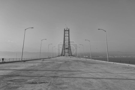 Foto de Osman Gazi Bridge (Izmit Bay Bridge). Izmit, Kocaeli, Turquía. Continúa la construcción de un nuevo puente de carretera a través del mar de Mármara. - Imagen libre de derechos
