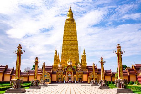 Foto de Wat MahaThat Wichirjalá kol en Krabi, Tailandia, el sudeste asiático - Imagen libre de derechos