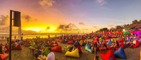 Foto de Vista de la playa Petitenget en Kuta, Bali, Indonesia. Foto de alta calidad - Imagen libre de derechos