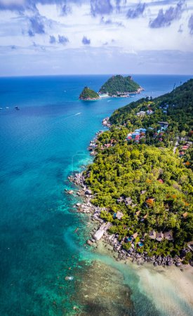 Téléchargez les photos : Vue Aérienne de Sairee Beach ou Sai Ri Beach à Koh Tao, Thaïlande, Asie Du Sud-Est - en image libre de droit