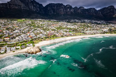 Téléchargez les photos : Vue Aérienne De La Piscine Marémotrice De Maidens Cove à Clifton, Cape Town, Afrique Du Sud, Afrique - en image libre de droit