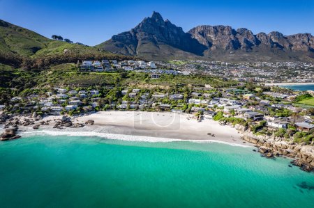 Foto de Vista aérea de la playa de Clifton en Ciudad del Cabo, Cabo Occidental, Sudáfrica, África - Imagen libre de derechos