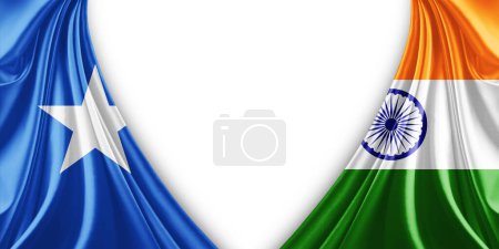 Foto de Bandera de Somalia y bandera de la India de seda y fondo blanco-3d ilustración - Imagen libre de derechos