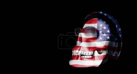 Foto de Bandera americana, cráneo humano con gafas y casco con fondo negro - Imagen libre de derechos