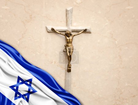 Téléchargez les photos : Drapeau d'Israël en soie avec Jésus Christ, statue, croix, appuyé sur un fond de marbre - en image libre de droit