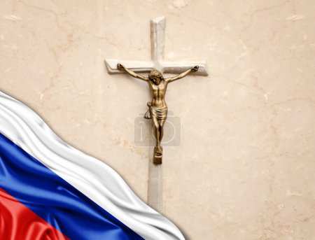 Téléchargez les photos : Russie drapeau de soie avec Jésus-Christ, statue, croix, appuyé sur fond de marbre - en image libre de droit