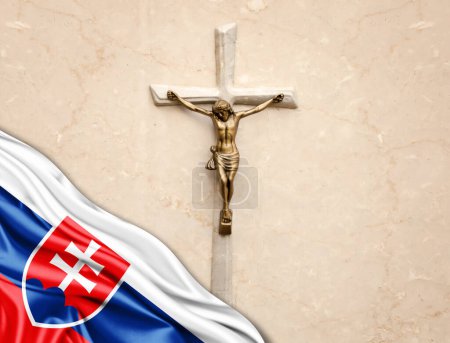 Téléchargez les photos : Slovaquie drapeau de soie avec Jésus-Christ, statue, croix, appuyé sur fond de marbre - en image libre de droit